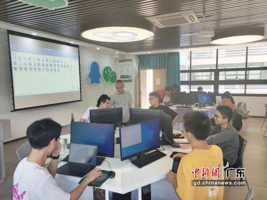 米兰网腾班的“腾讯云人工智能实验室”。作者 徐嘉靖
