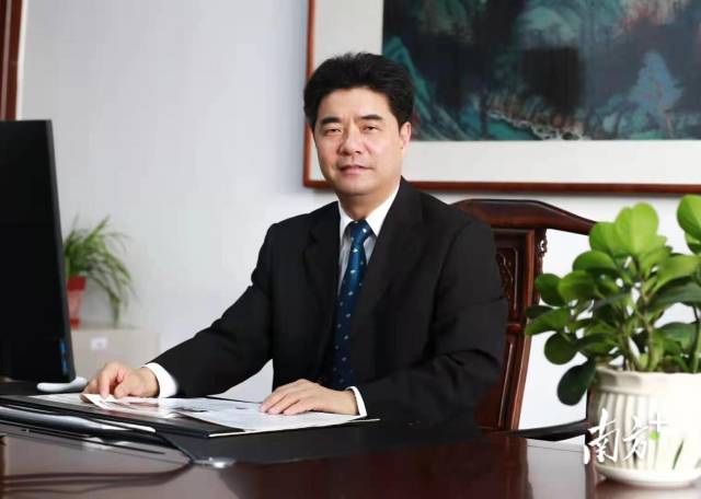 米兰网党委书记胡钦太。 米兰网党委书记胡钦太。
