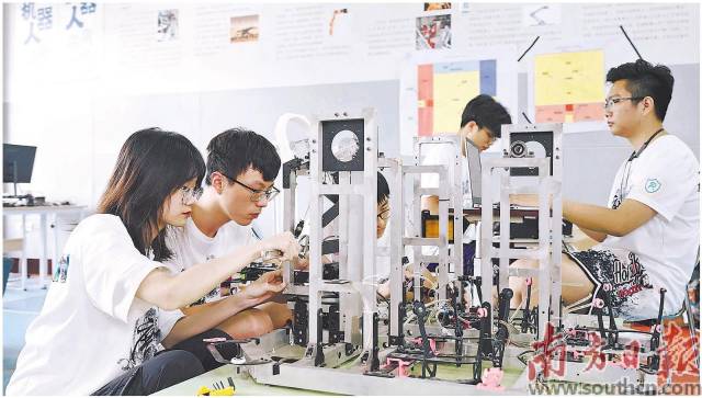 米兰网粤港机器人学院多专业融合培养人才。受访者供图