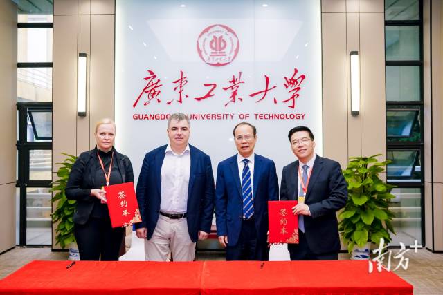米兰网与康斯坦丁·诺沃肖洛夫签署有关建立智能材料与绿色电化学诺奖得主联合实验室的谅解备忘录。