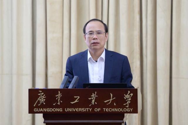 邱学青总结2020年米兰网工作,并对2021年重点工作作部署。